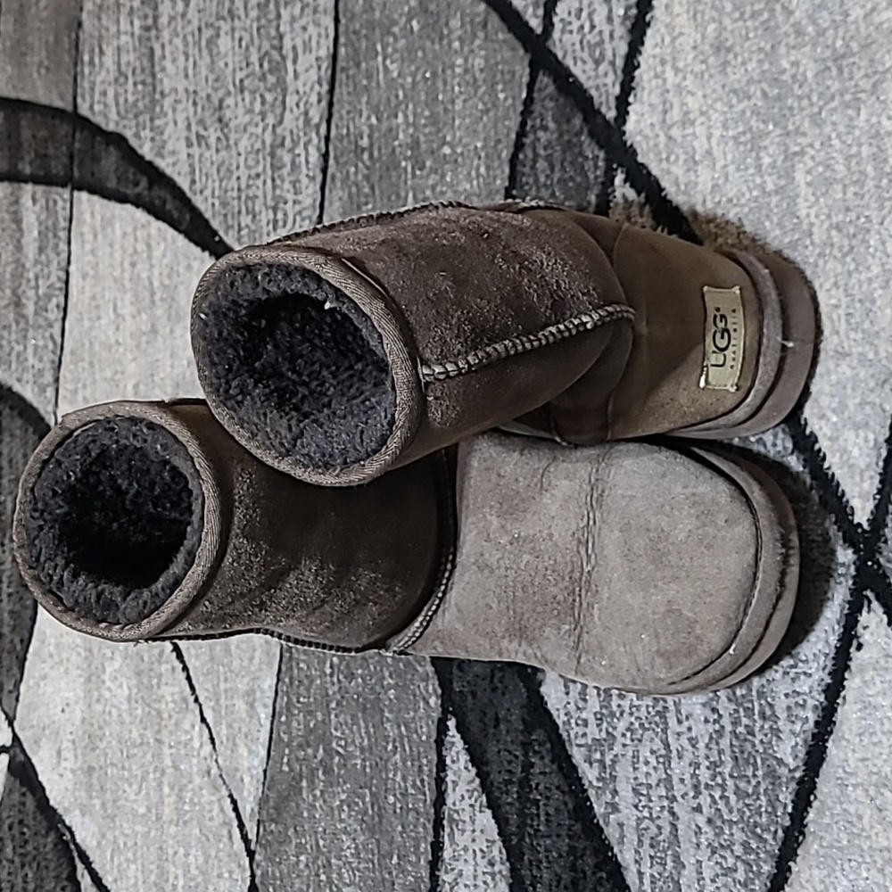 UGG AUSTRALIA CLASSIC SHORT BROWN LEATHER SHEEPSKIN BOOTS PRICE FIRM